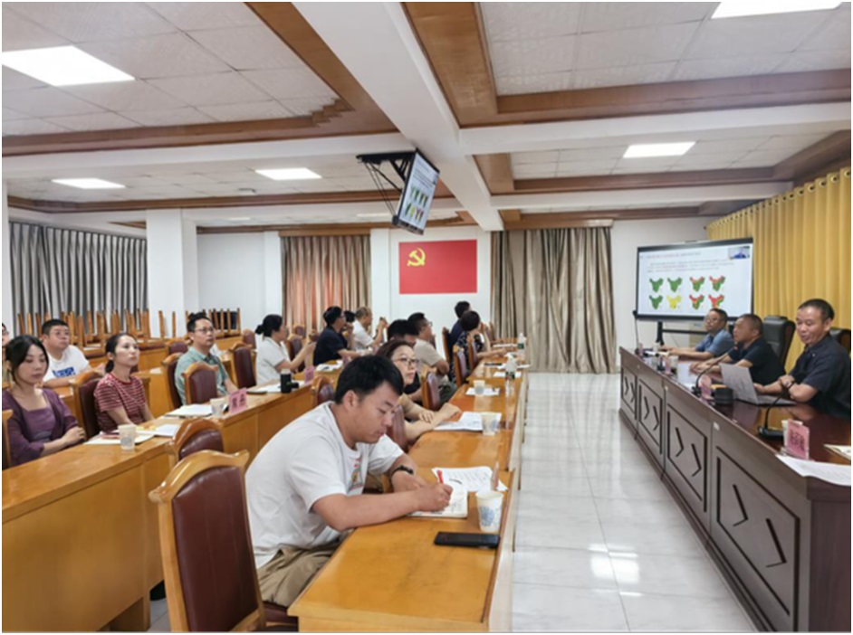 1平台网-2024.8.7参加第四轮创新团队会议.jpg